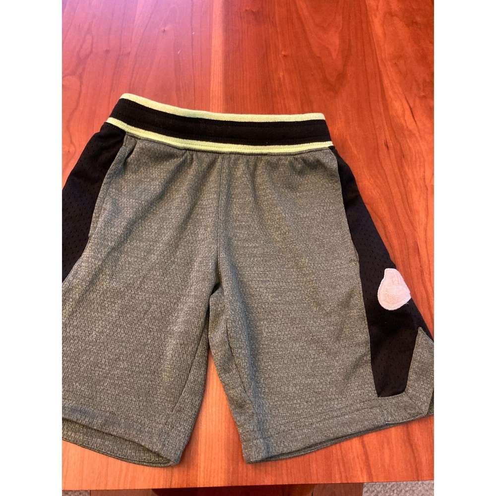 Nike Dri-Fit youth shorts green and black with pink swoosh size youth 7 6-7yrs